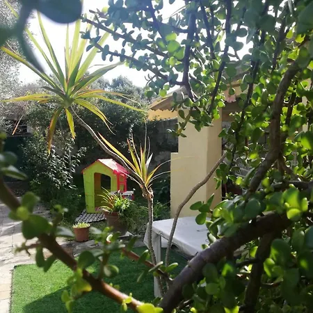 Nyaraló Sa Domu Antiga